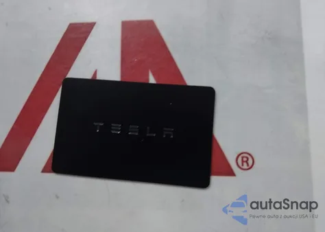 2026 Tesla Model Y Long Range Dual Motor All-Wheel Drive/Long Range Launch Series z USA, uszkodzony, nr VIN 7SAYGDEE4TA454820